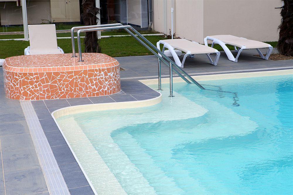 Comfort Aparthotel Lourdes L'Acacia Exteriér fotografie